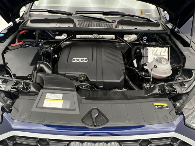 Photo of 2022 Navarra Blue Metallic Audi Q5
