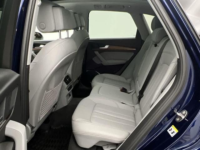 Photo of 2022 Navarra Blue Metallic Audi Q5
