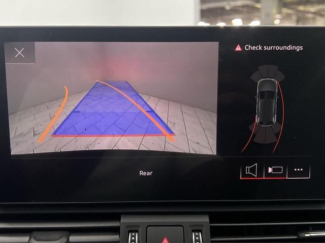 Photo of 2022 Navarra Blue Metallic Audi Q5
