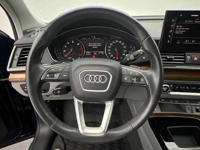 Photo of 2022 Navarra Blue Metallic Audi Q5