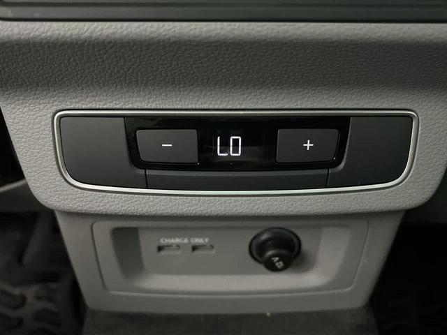 Photo of 2022 Navarra Blue Metallic Audi Q5