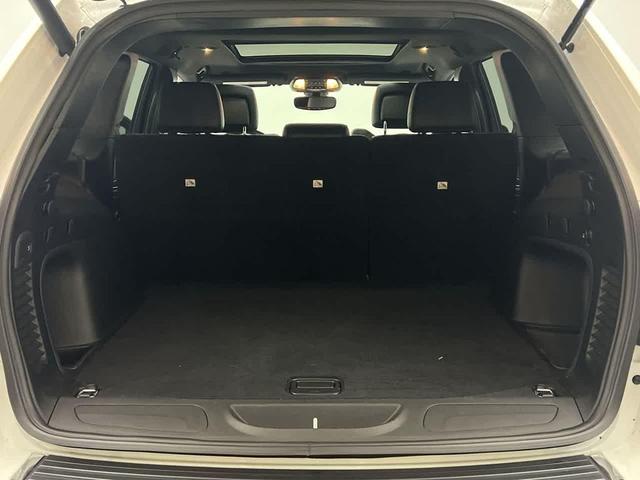 Photo of 2022 Bright White Clearcoat Jeep Grand Cherokee