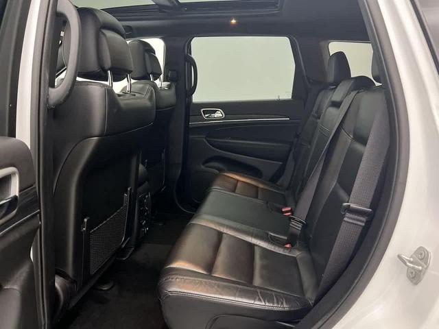 Photo of 2022 Bright White Clearcoat Jeep Grand Cherokee