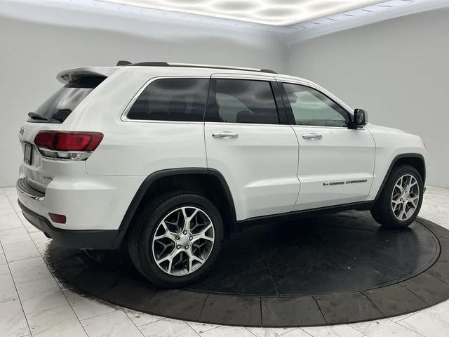 Photo of 2022 Bright White Clearcoat Jeep Grand Cherokee
