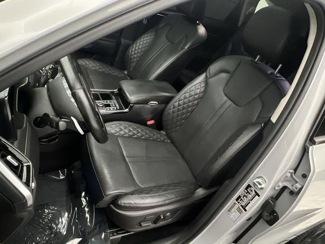 Photo of 2023 Wolf Gray Kia Sorento