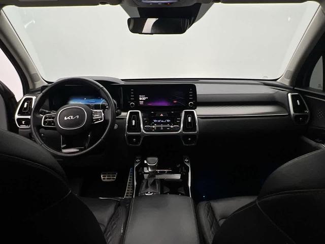 Photo of 2023 Wolf Gray Kia Sorento