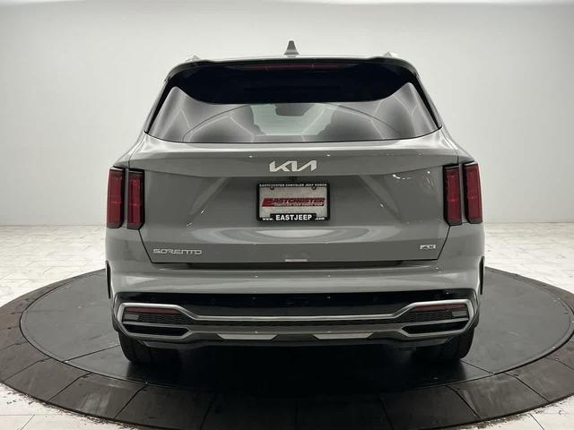 Photo of 2023 Wolf Gray Kia Sorento