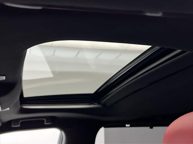 Photo of 2023 Midnight Black Metallic Toyota Highlander