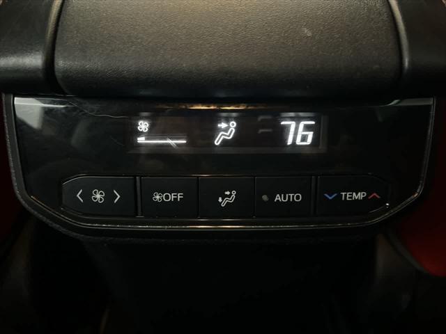 Photo of 2023 Midnight Black Metallic Toyota Highlander