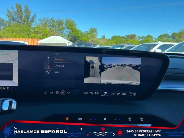 Photo of 2025 White Frost Tricoat Buick Enclave