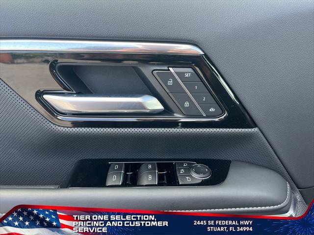 Photo of 2025 Summit White GMC Sierra EV