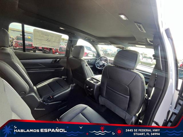 Photo of 2025 White Frost Tricoat Buick Enclave