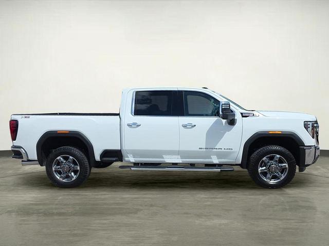 Photo of 2025 Summit White GMC Sierra 2500