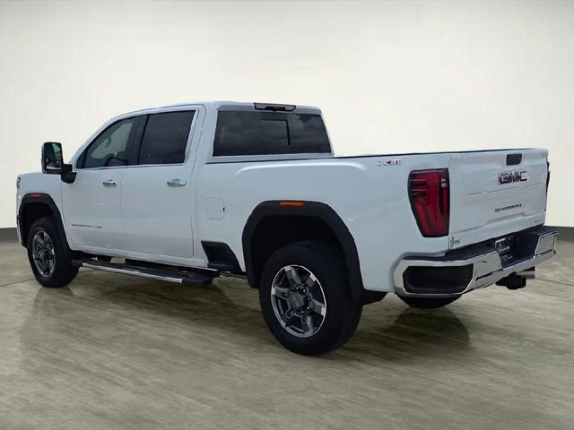 Photo of 2025 Summit White GMC Sierra 2500