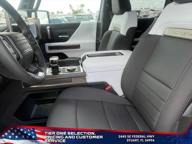 Photo of 2025 Interstellar White GMC HUMMER EV SUV