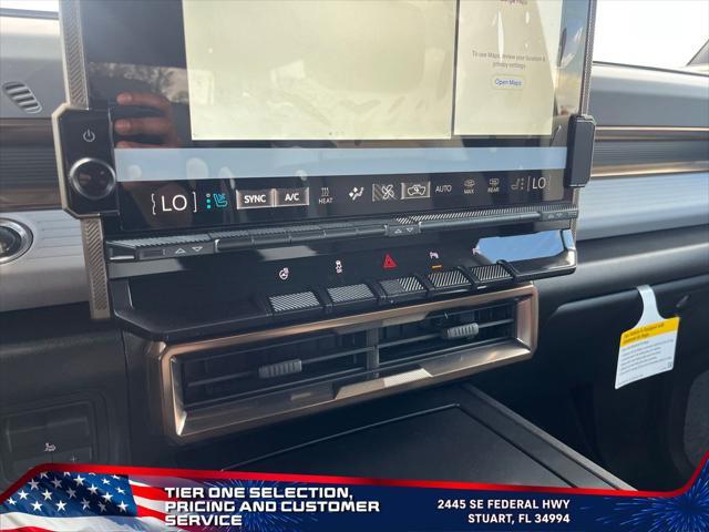 Photo of 2025 Interstellar White GMC HUMMER EV SUV