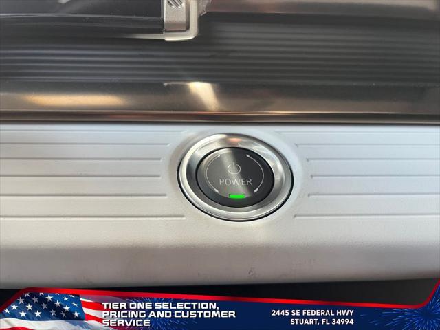 Photo of 2025 Interstellar White GMC HUMMER EV SUV