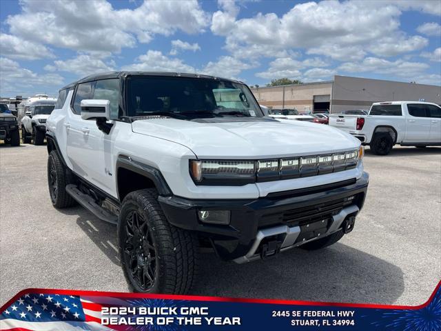Photo of 2025 Interstellar White GMC HUMMER EV SUV