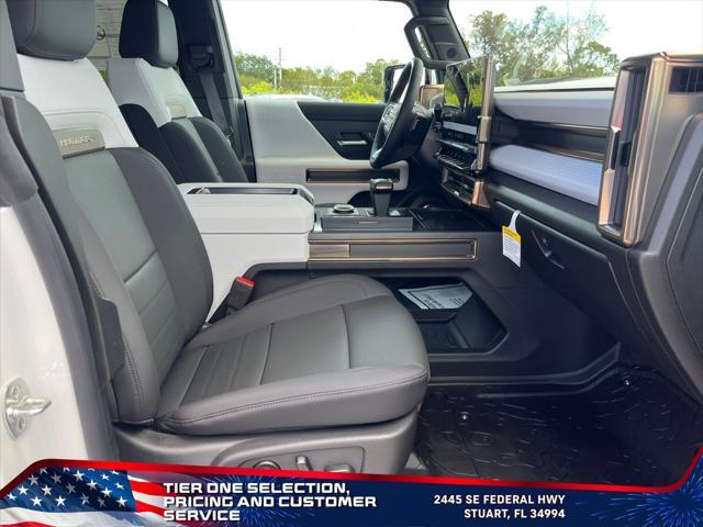 Photo of 2025 Interstellar White GMC HUMMER EV SUV