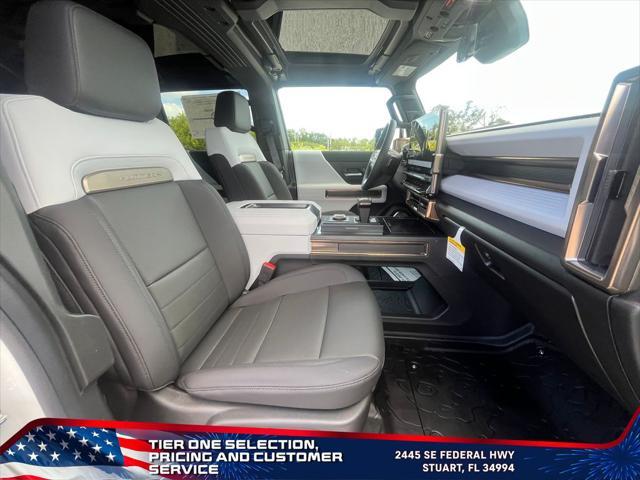 Photo of 2025 Interstellar White GMC HUMMER EV SUV