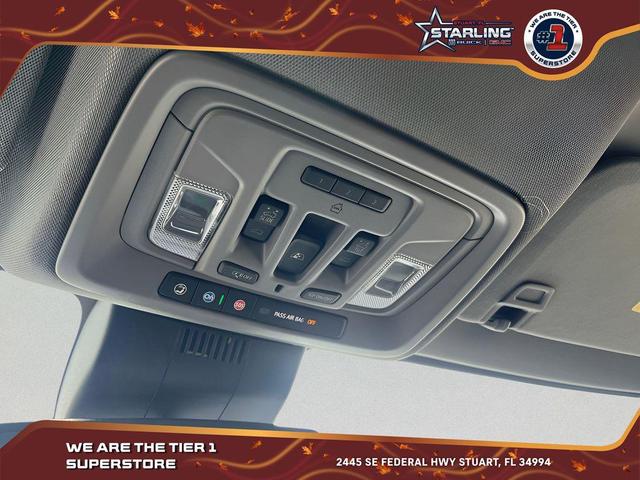 Photo of 2025 Summit White GMC Sierra 2500