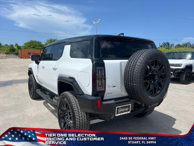 Photo of 2025 Interstellar White GMC HUMMER EV SUV