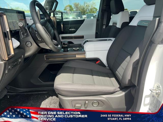 Photo of 2025 Interstellar White GMC HUMMER EV SUV