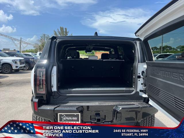 Photo of 2025 Interstellar White GMC HUMMER EV SUV