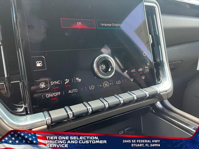 Photo of 2025 Summit White GMC Yukon XL