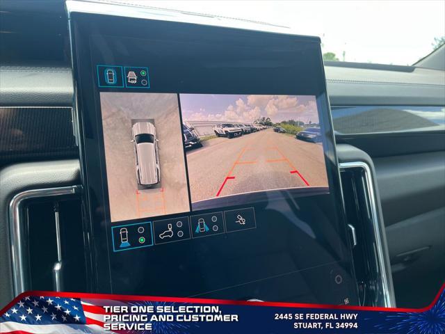 Photo of 2025 Summit White GMC Yukon XL