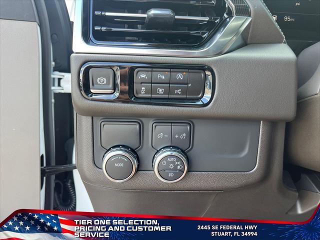 Photo of 2025 Summit White GMC Yukon XL