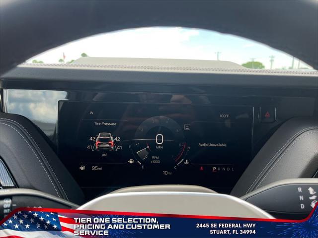 Photo of 2025 Summit White GMC Yukon XL