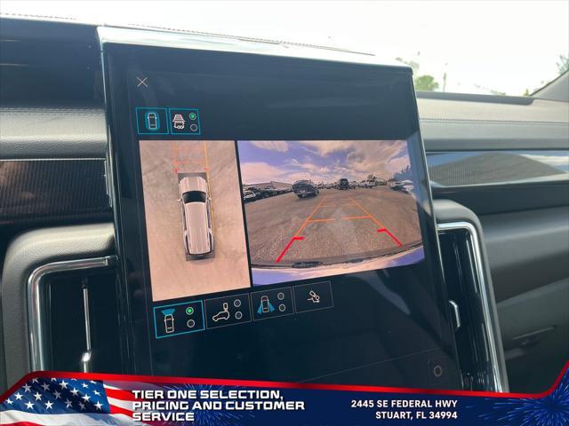 Photo of 2025 Summit White GMC Yukon XL