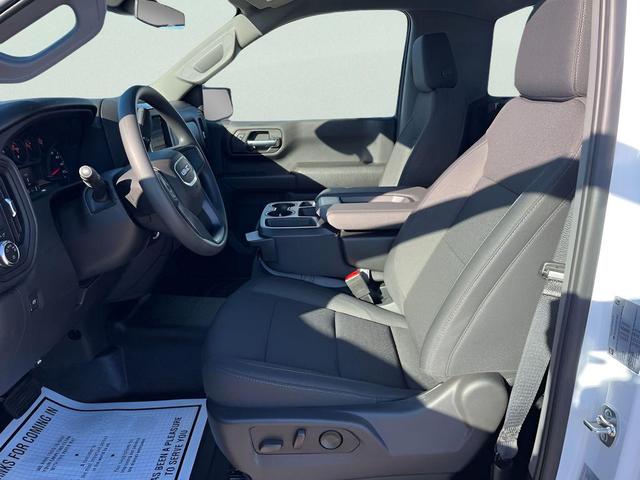 Photo of 2025 Summit White GMC Sierra 1500