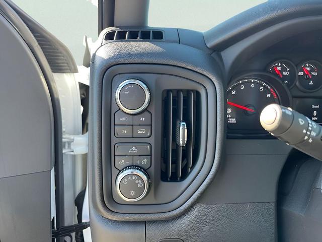 Photo of 2025 Summit White GMC Sierra 1500
