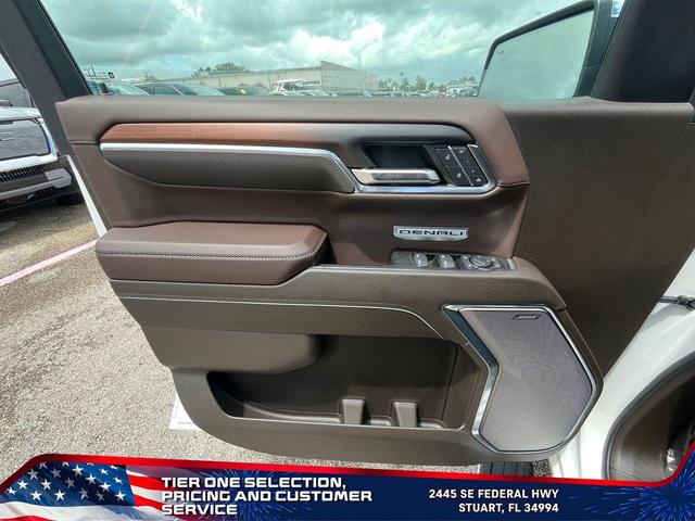 Photo of 2024 White Frost Tricoat GMC Sierra 1500