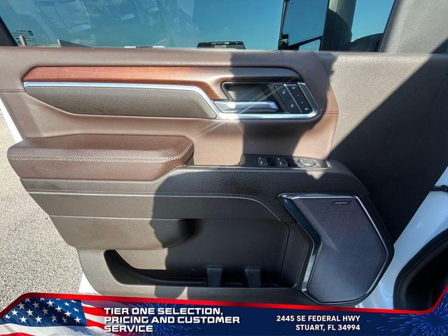 Photo of 2024 White Frost Tricoat GMC Sierra 3500