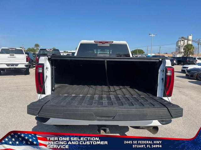 Photo of 2024 White Frost Tricoat GMC Sierra 3500