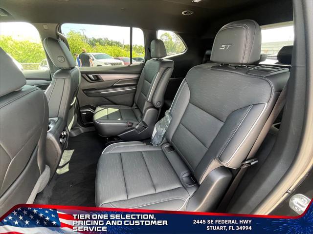Photo of 2025 Ebony Twilight Metallic Buick Enclave