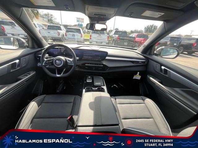 Photo of 2025 White Frost Tricoat Buick Enclave