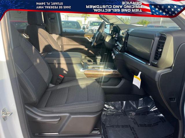 Photo of 2025 Summit White GMC Sierra 1500
