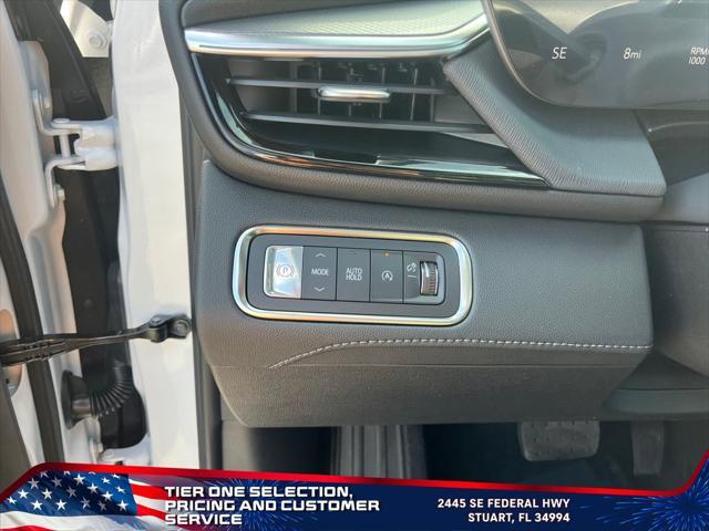 Photo of 2025 White Frost Tricoat Buick Enclave