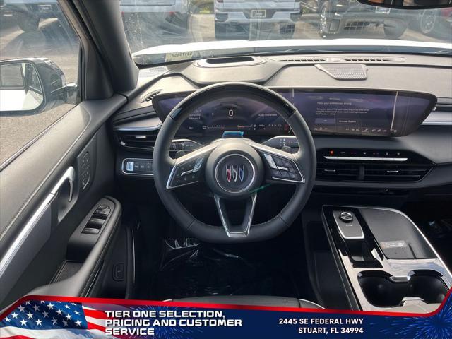 Photo of 2025 White Frost Tricoat Buick Enclave