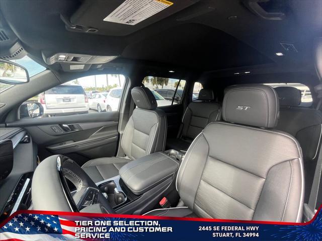Photo of 2025 White Frost Tricoat Buick Enclave