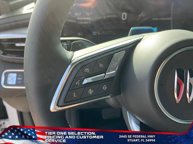 Photo of 2025 White Frost Tricoat Buick Enclave