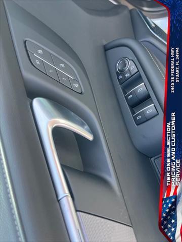 Photo of 2025 White Frost Tricoat Buick Enclave