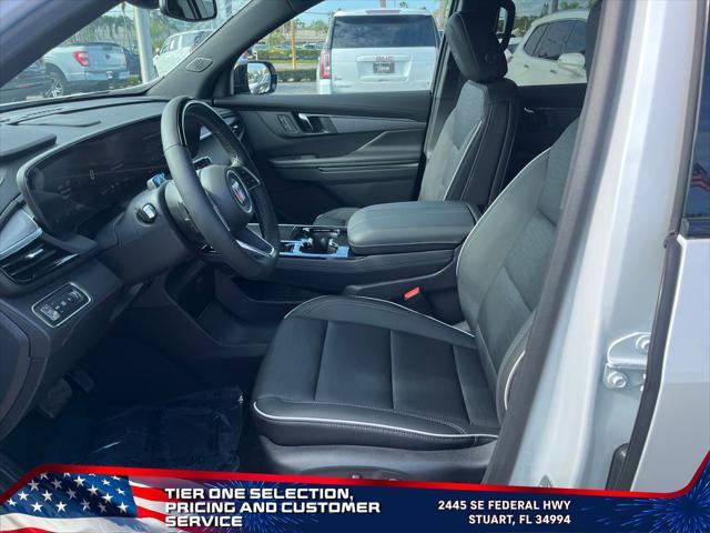 Photo of 2025 White Frost Tricoat Buick Enclave