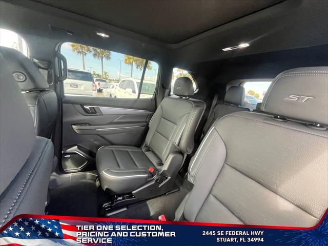 Photo of 2025 White Frost Tricoat Buick Enclave
