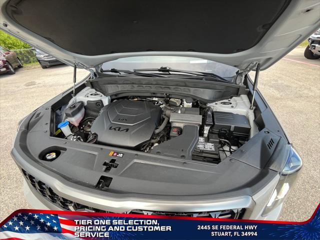 Photo of 2023 Wolf Gray Kia Telluride