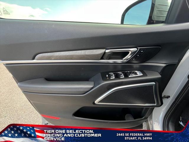 Photo of 2023 Wolf Gray Kia Telluride